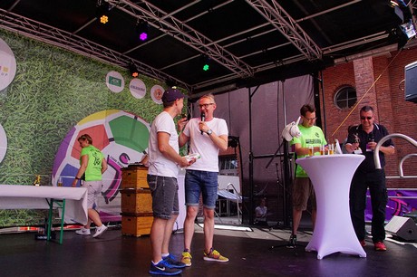 Com Together Cup